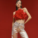 Μπούστο με πούπουλα και λουλούδια