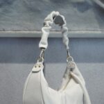 Croissant leather bag