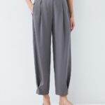 Slouchy pants with pleats