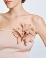 Strapless top with ruffle detail and flower - Image 3