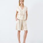 Bermuda shorts with pleats