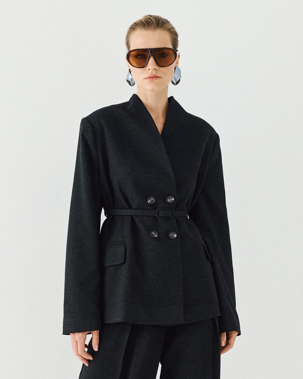64-1002-COAL-02-1000x1250h Double-breasted blazer with belt - Image 1