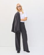 High-rise pants with pleats - Image 2