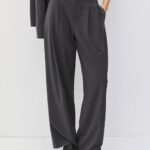 High-rise pants with pleats