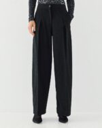 Pleated wide-leg pants