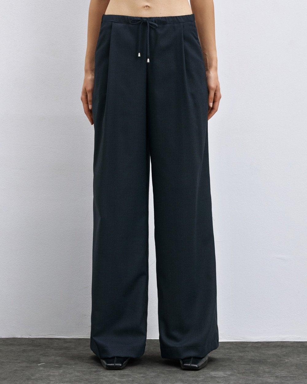 64-5079-BLUE-02-1000x1250h Pants with drawstring and pleats - Image 1
