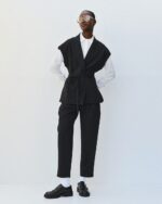 Sleeveless blazer with belt - Image 2