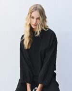 Blouse with pleats and rhinestones