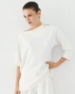 Blouse with asymmetric sleeves