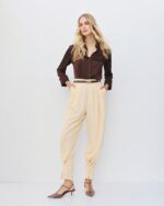 High-rise pants with pleats - Image 2