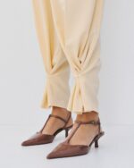 High-rise pants with pleats - Image 4